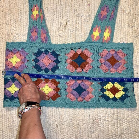 NWT TURQUOISE GRANNY SQUARE CROCHET CROP TOP M - Picture 9 of 11